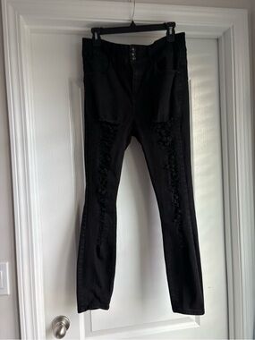 Hot Topic Black Ripped Skinny Jeans